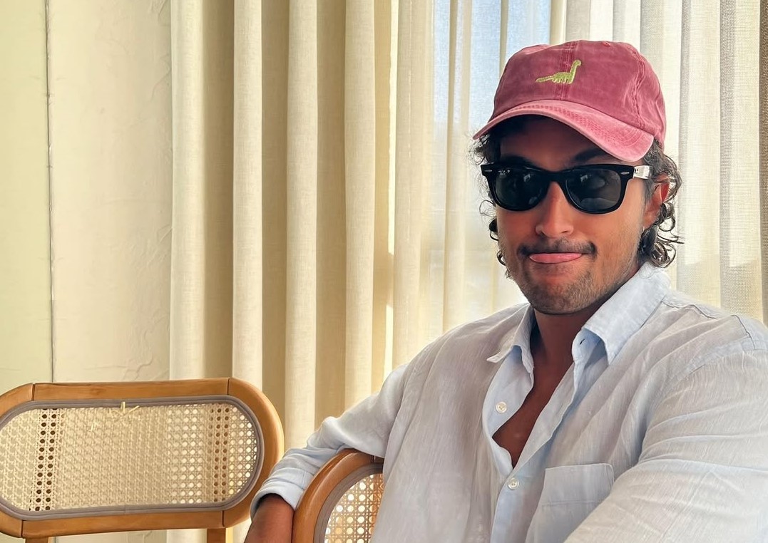 رپخوانی بامزه یسنا میرطهماسب: «بابا پولمو بزن!» | ویدیو