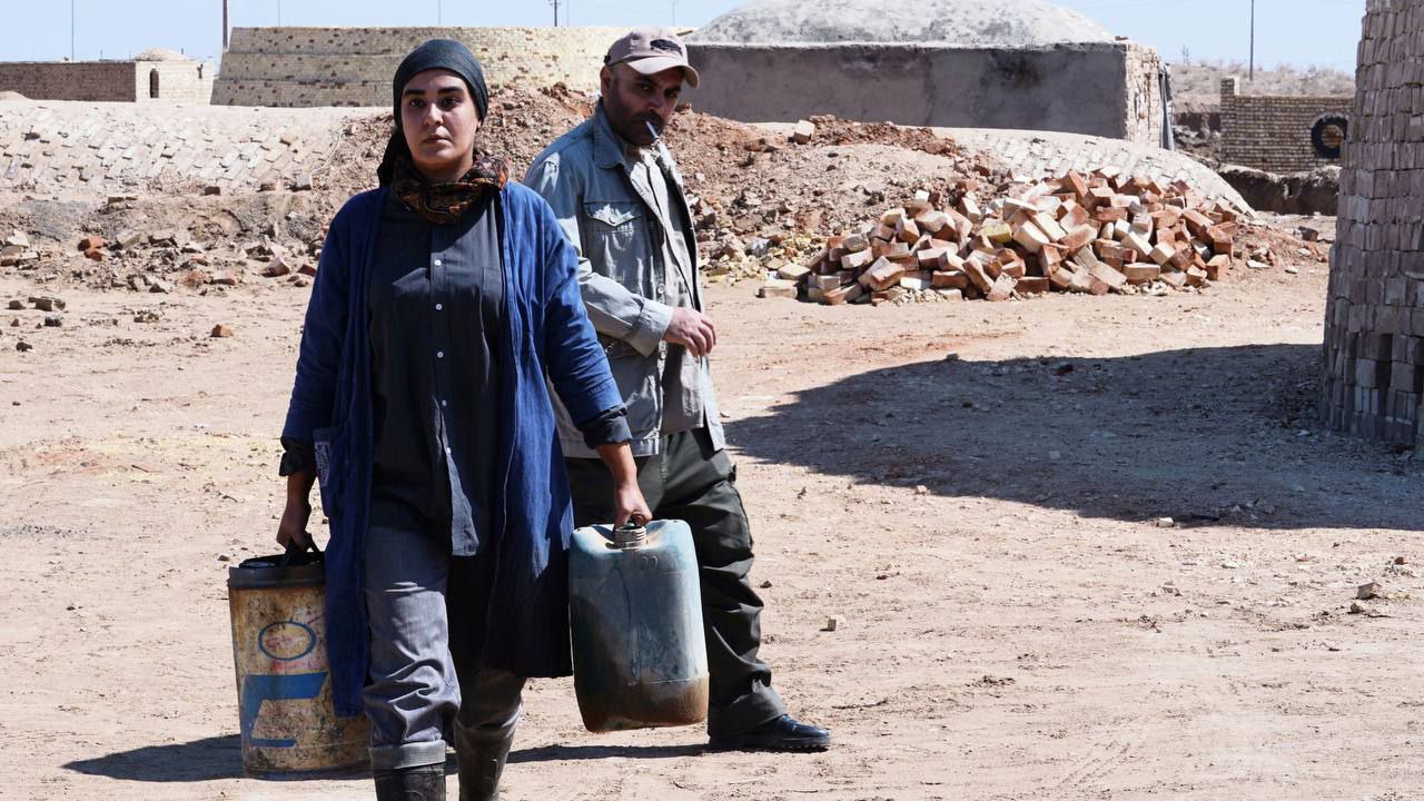 آتشبان قویتن پس از توقف به علت شرایط منطقه دوباره جلوی دوربین رفت