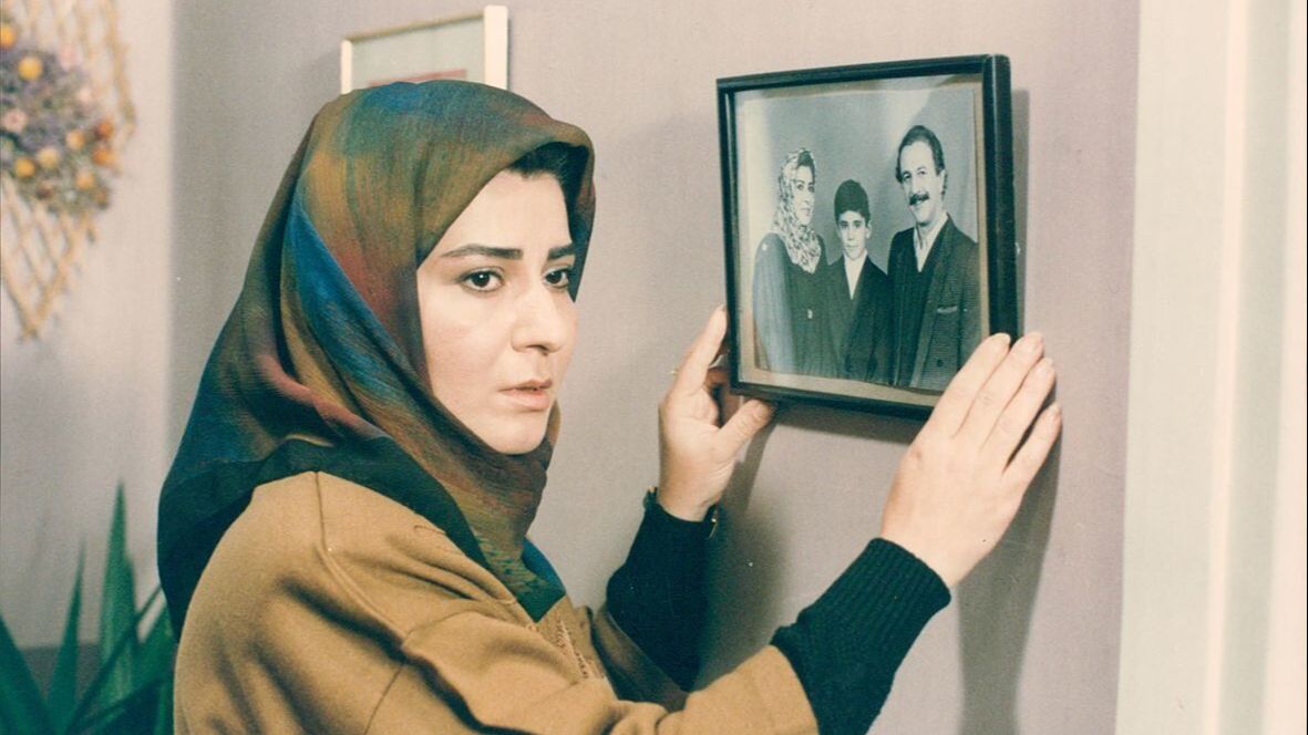 عکسی از خانه ابدی نادیا دلدار گلچین، طلای سریال سه در چهار و پدرش که سنگ قبرشان مشترک است