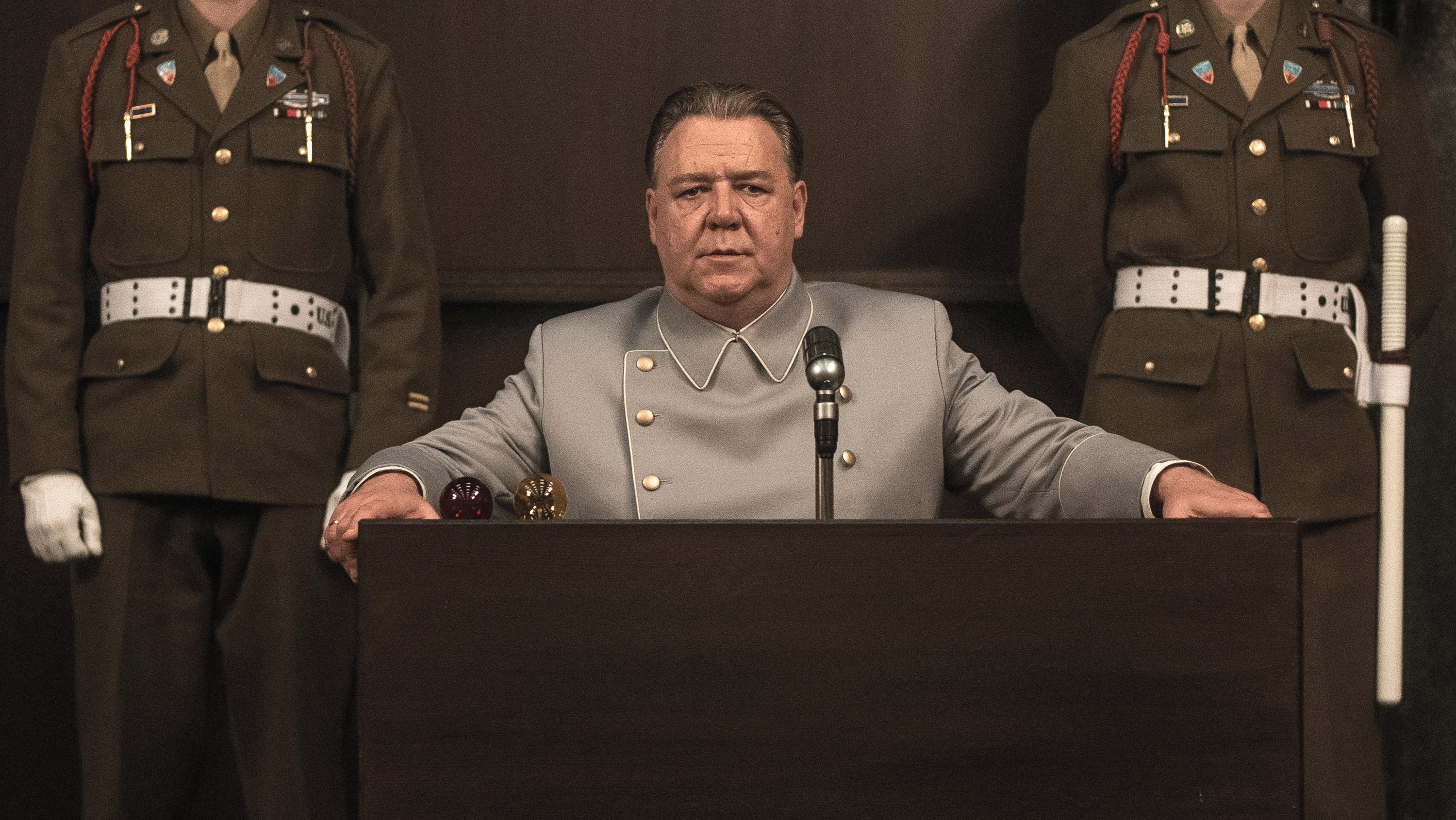 نقد فیلم Nuremberg؛ بازی قدرتمند اما فاقد عمق روانشناختی راسل کرو در نقش جنایتکار جنگ جهانی دوم