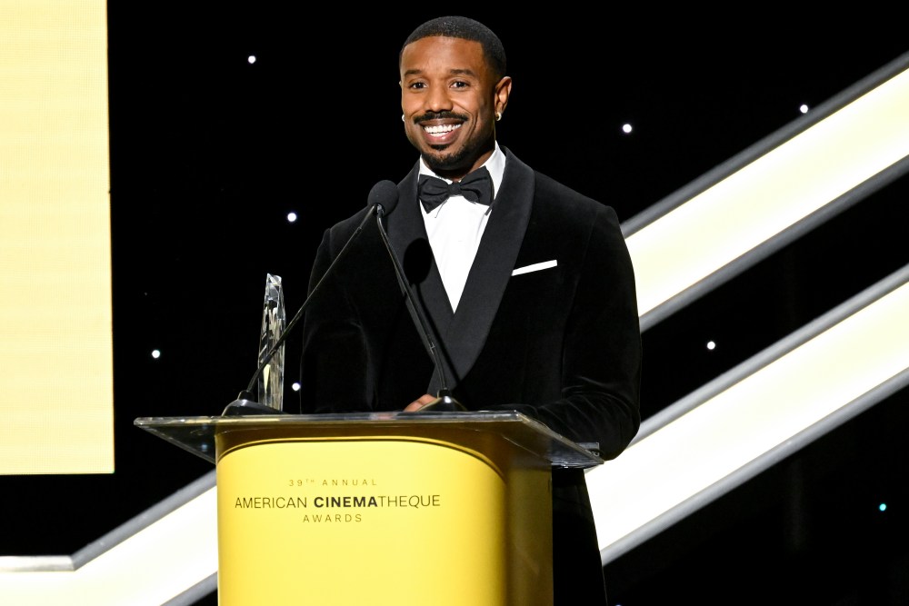 اشک‌های مایکل بی. جردن در مراسم تجلیل: ادای احترام به چادویک بوزمن و دریافت جایزه سینماتک