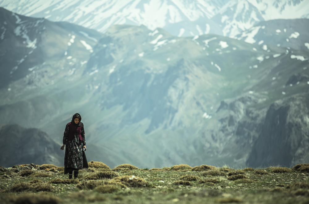 فیلم «اینجا کسی نمی میرد» با بازی بهار کاتوزی