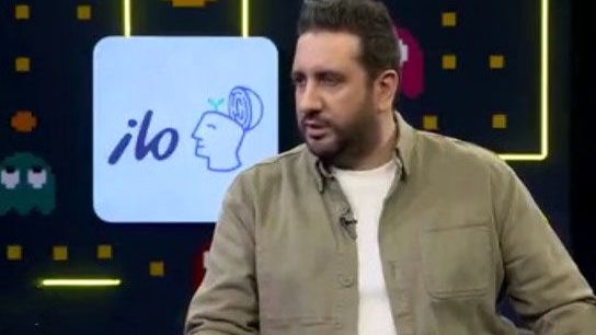 ابی خواندن امید حاجیلی در برنامه قیاسی