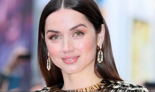 سفر در زمان؛ «آنا د آرماس» در 31 سالگی و در لاس وگاس؛ سال 1398