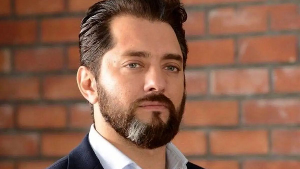 سلفی خسته بهرام رادان و امیر جعفری در هواپیما