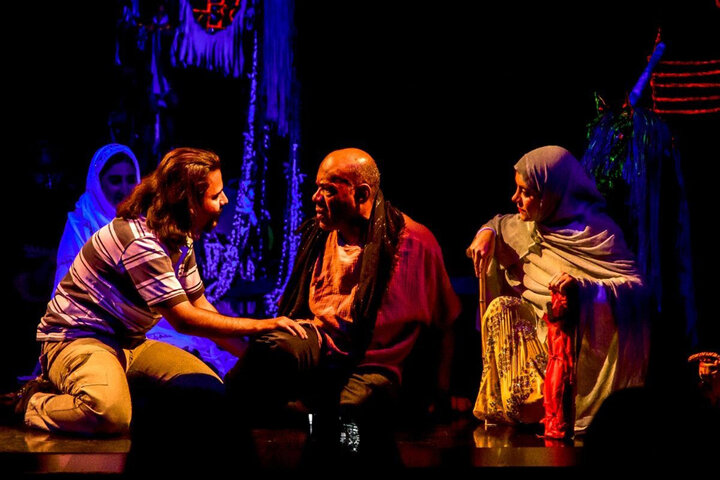 آئینها در حال فراموشی هستند؛ نیاز نیست مخاطب مثل کارگردان فکر کند