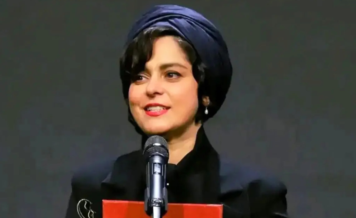 تصاویر؛ استایل کلاسیک غزل شاکری؛ ترکیب هوشمندانه توربان و پیراهن گره‌دار