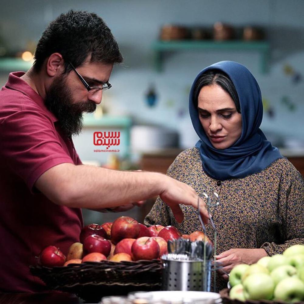 رویا نونهالی و امین میرشکاری در پشت صحنه فیلم «نیمه شب اتفاق افتاد»