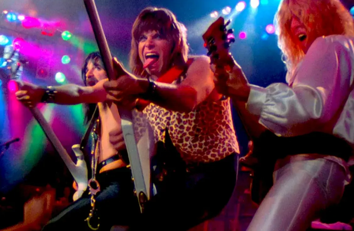 نقد فیلم «اسپاینال تپ»؛ کمدی که اشک راک‌استارها را درمی‌آورد!