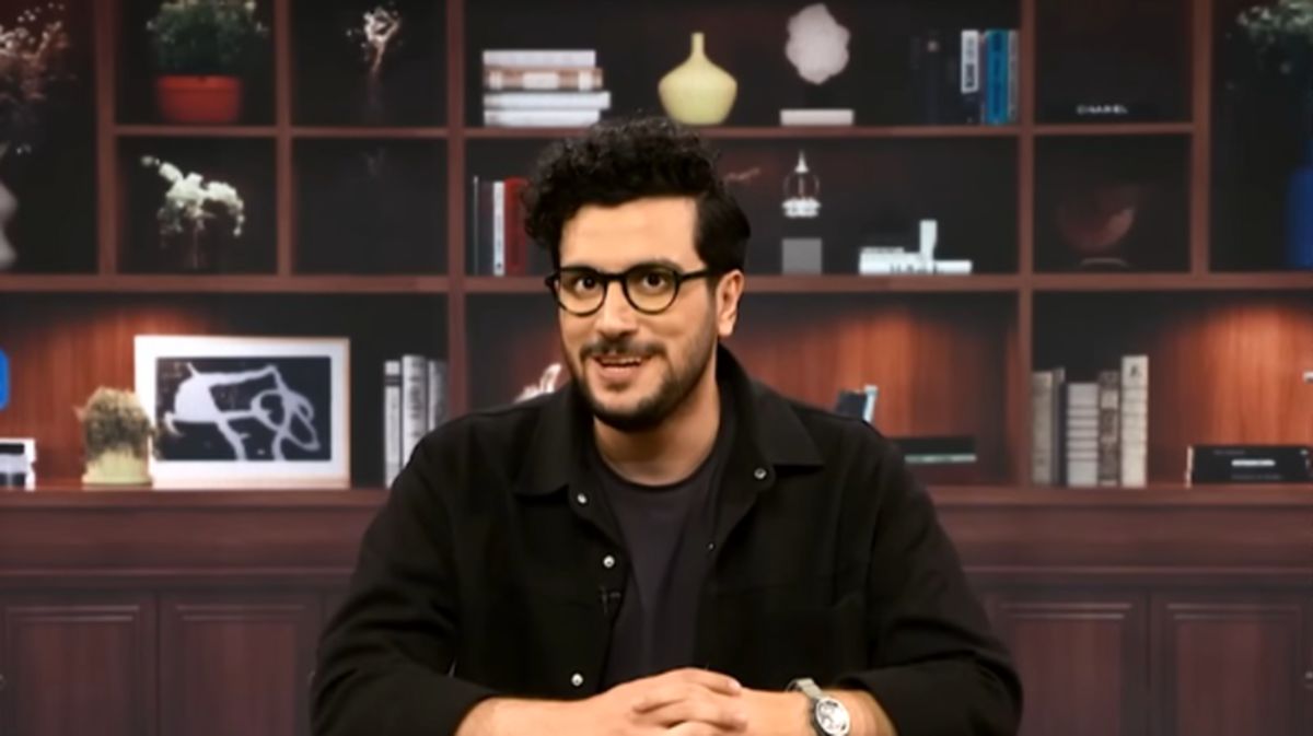 متلک سنگین امیرحسین قیاسی به دارندگان سیم کارت سفید: کاپیتولاسیون ملی شد! | ویدیو