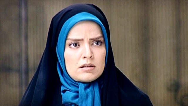 کافه گردی مرضیه آوای باران با استایل رنگارنگ