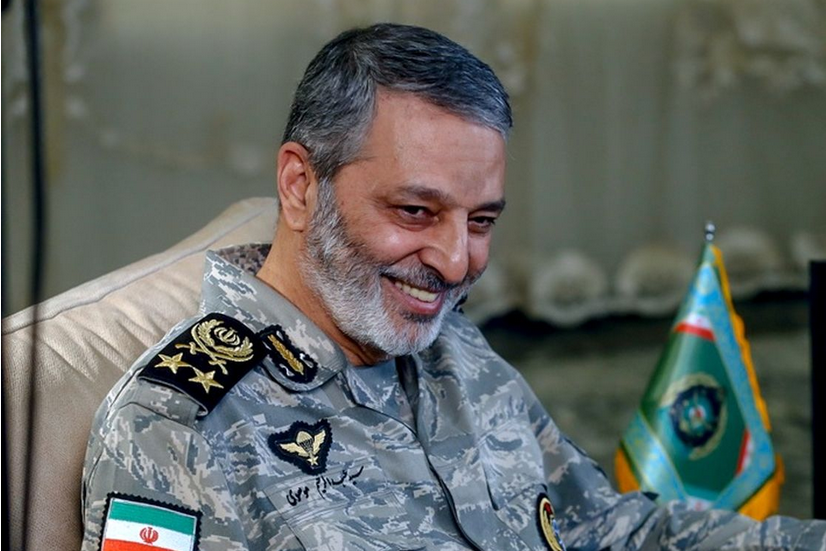 سفر در زمان؛ «امیر عبدالرحیم موسوی» در کنار پدرش در یک مراسم؛ سال 95