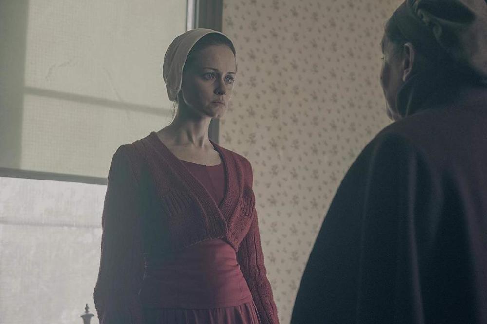 الکسیز بلدل در قسمت ۱۳ فصل دوم «سرگذشت ندیمه»(The Handmaid's Tale)