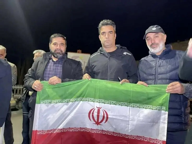 حمله روزنامه اصولگرا به دستمزدهای نجومی بازیگران شبکه نمایش خانگی و تلویزیون/ این آقای کارگردان هر چه مبتذل‌تر می‌سازد بیشتر پول می‌گیرد