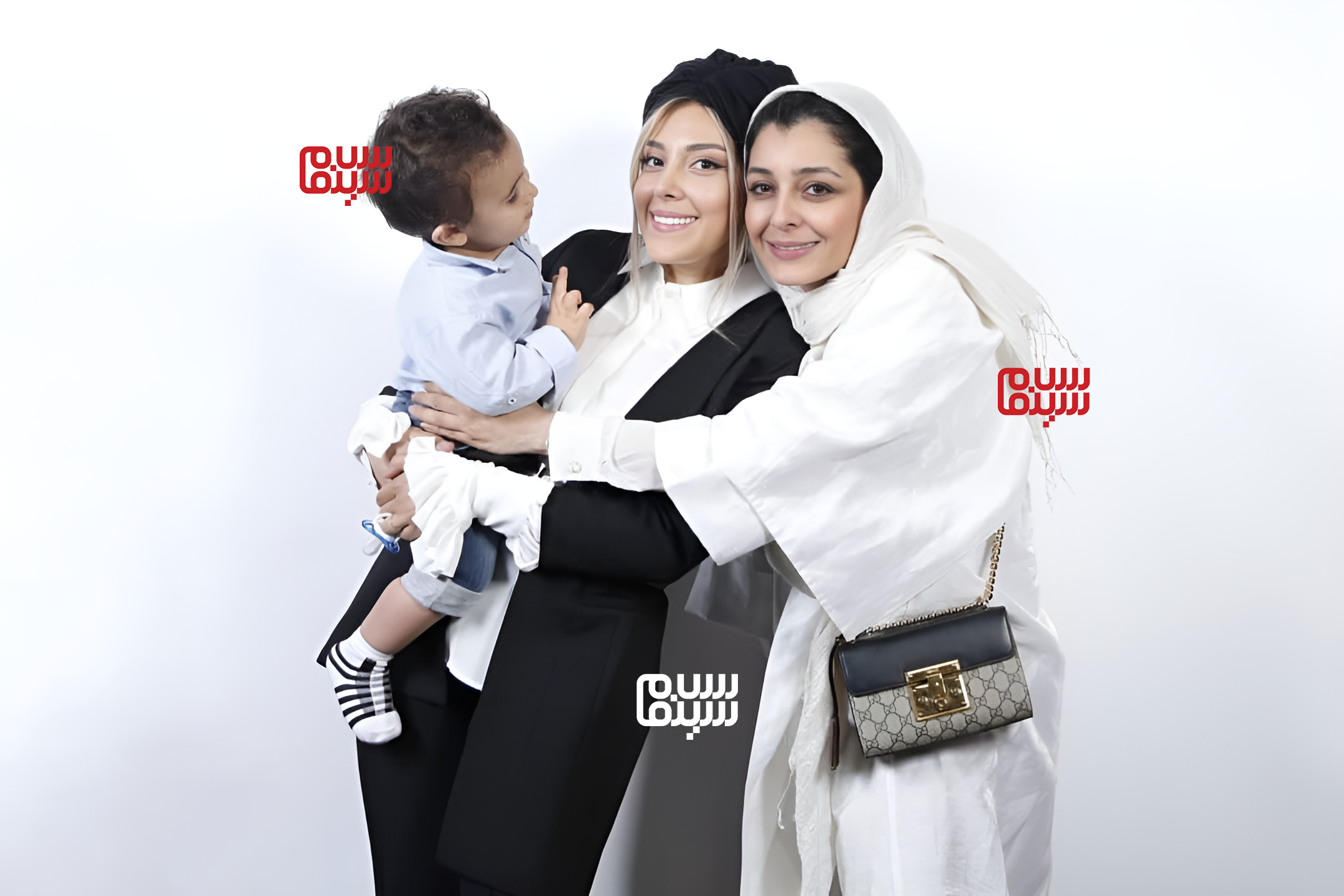 شوق ساره بیات از نقاشی خاصِ قوچاننژاد کوچک | عکس