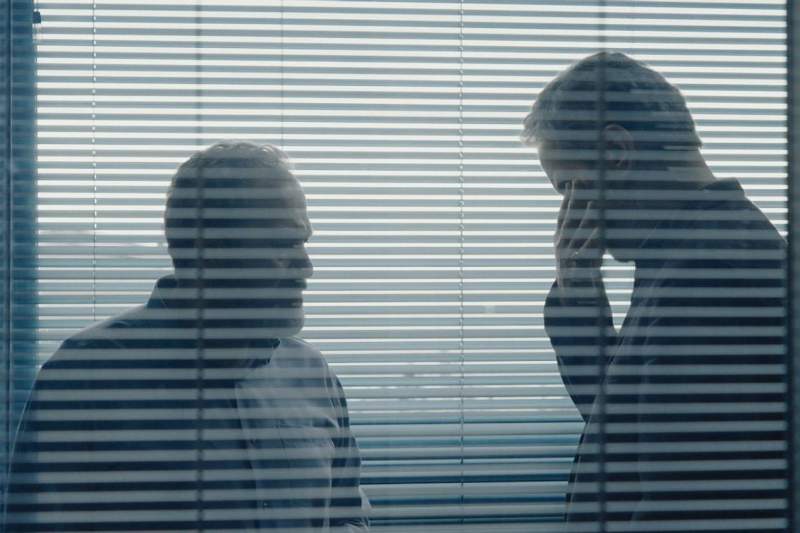 نقد فیلم غوطهور (محمدجواد حکمی) | وقتی سینما «منبر نوین» میشود