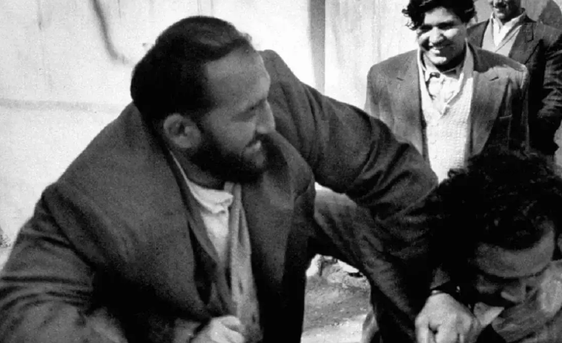 سفر در زمان؛ «ویگن» در حال خوش و بش با «شعبان بی مخ»؛ دهه 40