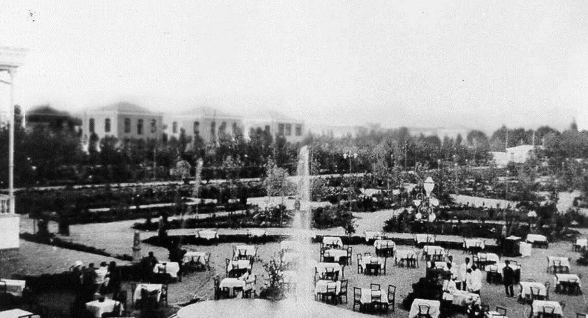 سفر در زمان؛ ۹۰ سال پیش محوطه تئاتر شهر این شکلی بود!