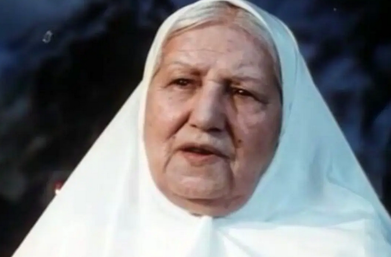 سفر در زمان؛ «رقیه چهره آزاد» مادر سینمای ایران در دوران میانسالی