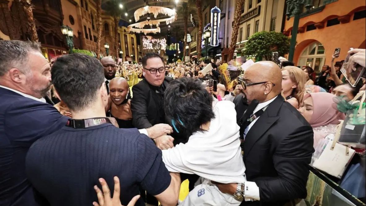 ۹ روز زندان برای حمله کننده به خواننده مشهور!