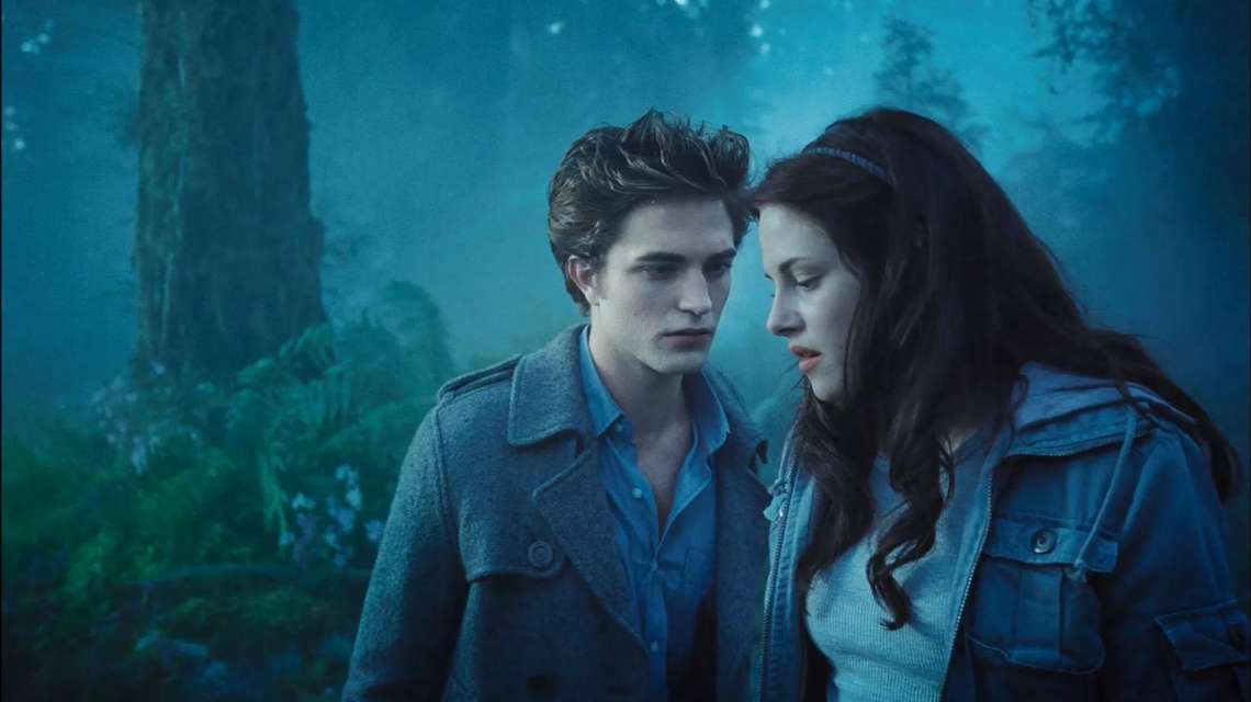 کارگردان Twilight: پس از موفقیت فیلم فقط یک کاپ‌کیک مینیاتوری هدیه گرفتم