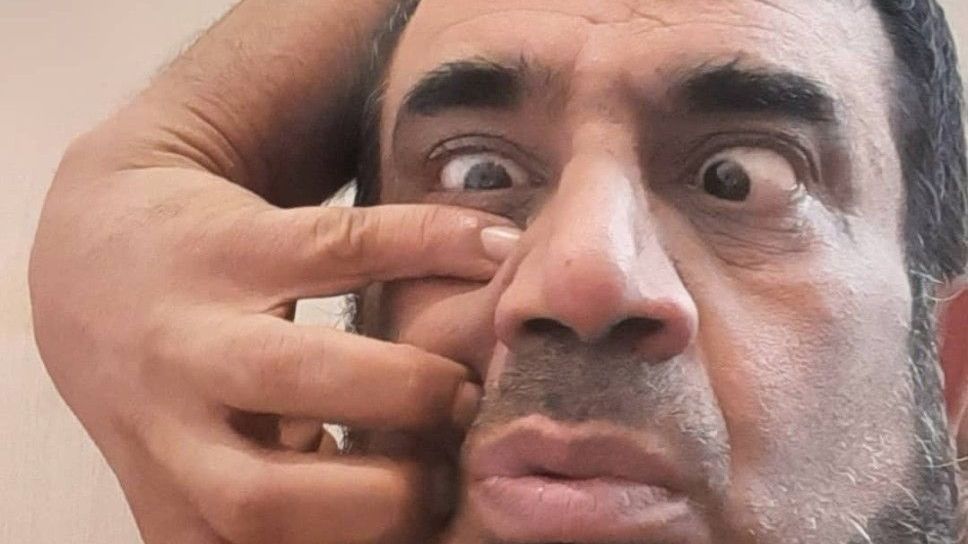 نصرالله رادش بازیگر  «شفرونی» تغییر چهره داد/ آقای بازیگر در 59 سالگی با استایل منحصربه فرد اصلا قابل شناسایی نیست