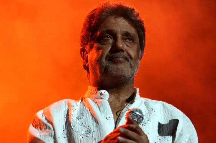 سفر در زمان؛ «داریوش 27 ساله» و بهروز به نژاد در خیابان های تهران؛ سال 56