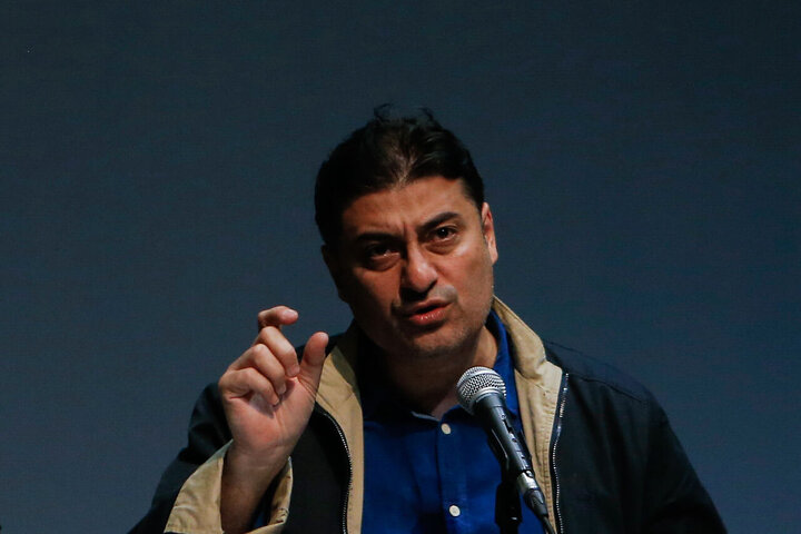 «پول گرفتن» و «نقد نوشتن»/ وقتی از صاحب اثر دستمزد می‌گیرید دیگر نمی‌توانید بدی‌هایش بنویسید