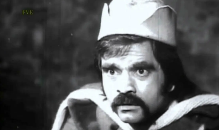 سفر در زمان؛ «مهدی فخیم زاده» در 74 سالگی و در مراسم تشییع ثریا حکمت؛ سال 95