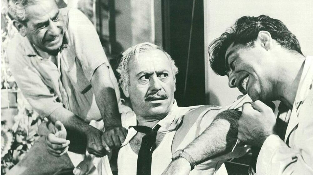 گنج قارون 60 ساله شد | فیلمی که رکوردهای تاریخ سینمای ایران را شکست