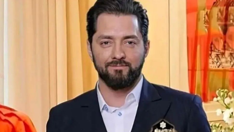 نگاهی به کتابخانه شیک بهرام رادان و مینا مختاری| حضور شاهکار عباس کیارستمی و کتاب نایاب سعدی + تصاویر