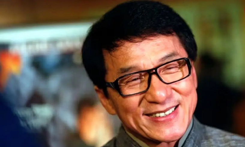 سفر در زمان؛ «جکی چان 46 ساله» در حاشیه یک مسابقه رالی در قاهره؛ سال 1378