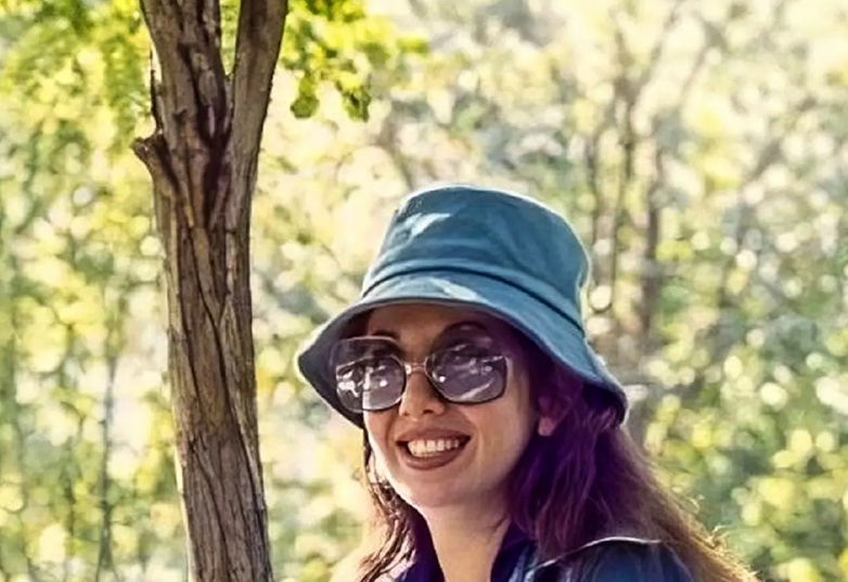 سفر در زمان؛ «فرشته» خواننده قبل انقلاب بعد 40 سال در آلمان؛ سال 97