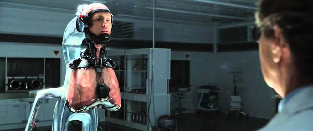 فیلم «پلیس آهنی»(RoboCop) با بازی یوئل کینامن