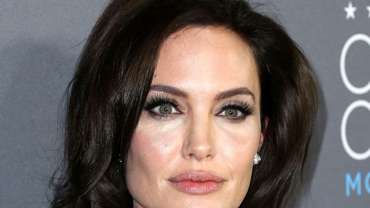 عکس| سفر در زمان؛ «آنجلینا جولی» در برنامه امشب با جی لنو؛ سال 1376