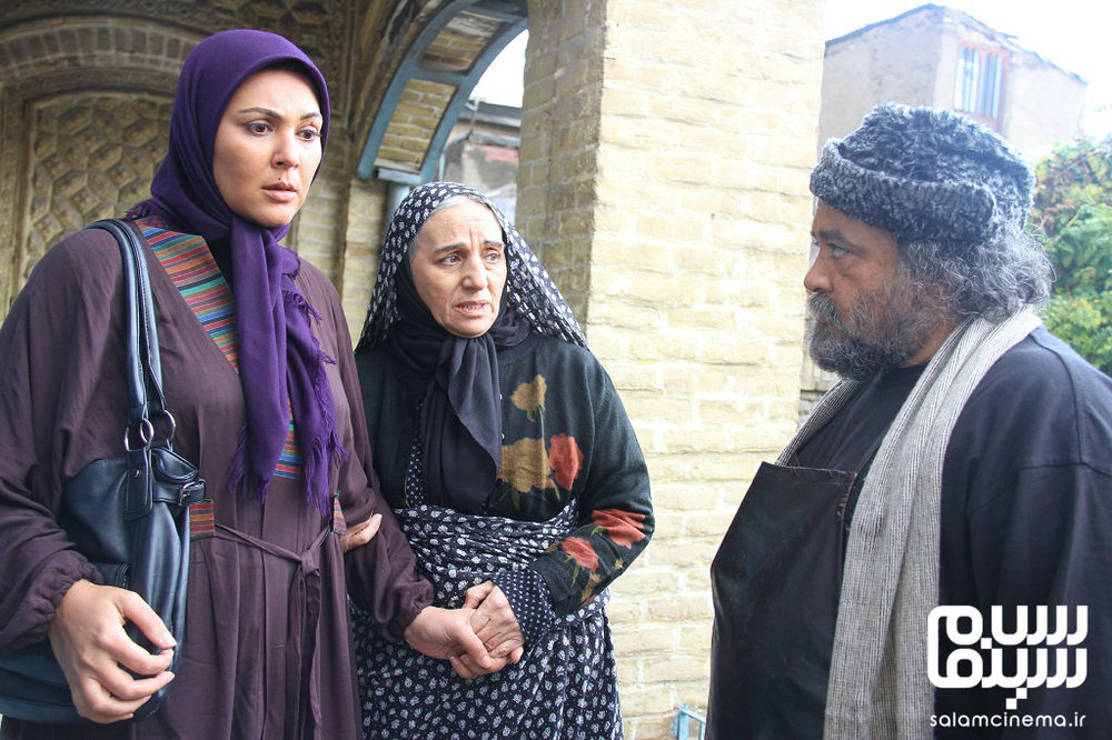 محمدرضا شریفی نیا، لاله اسکندری و مریم بوبانی در سریال «بی قرار»