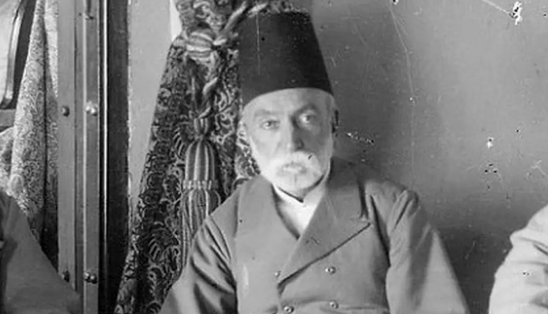 عکس| سفر زمان؛ تصویر رنگی‌شده «برادر ناصرالدین شاه» در یک مهمانی