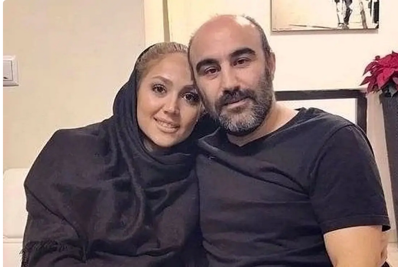 سفر در زمان؛ چهرۀ «محسن تنابنده» در 20 سالگی روی صحنه تئاتر؛ سال 74