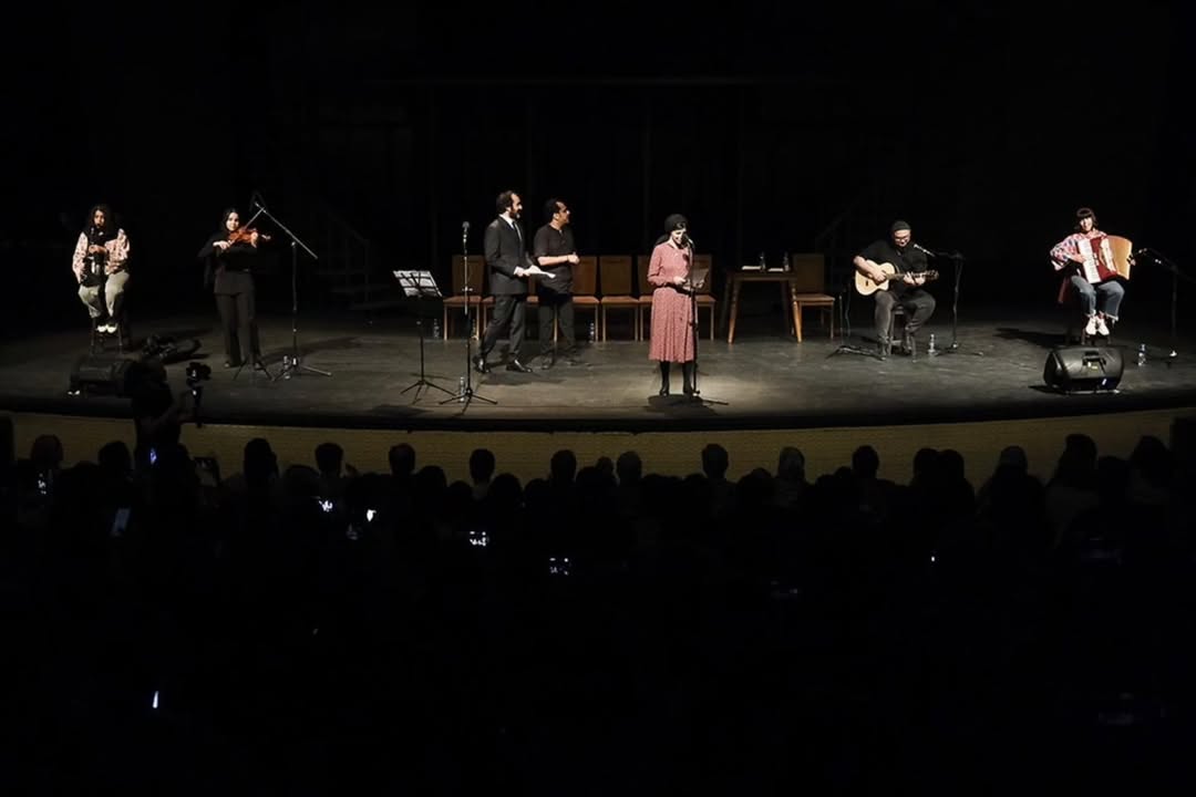 تصاویر از نمایش «جان بی‌قرار» سجاد افشاریان