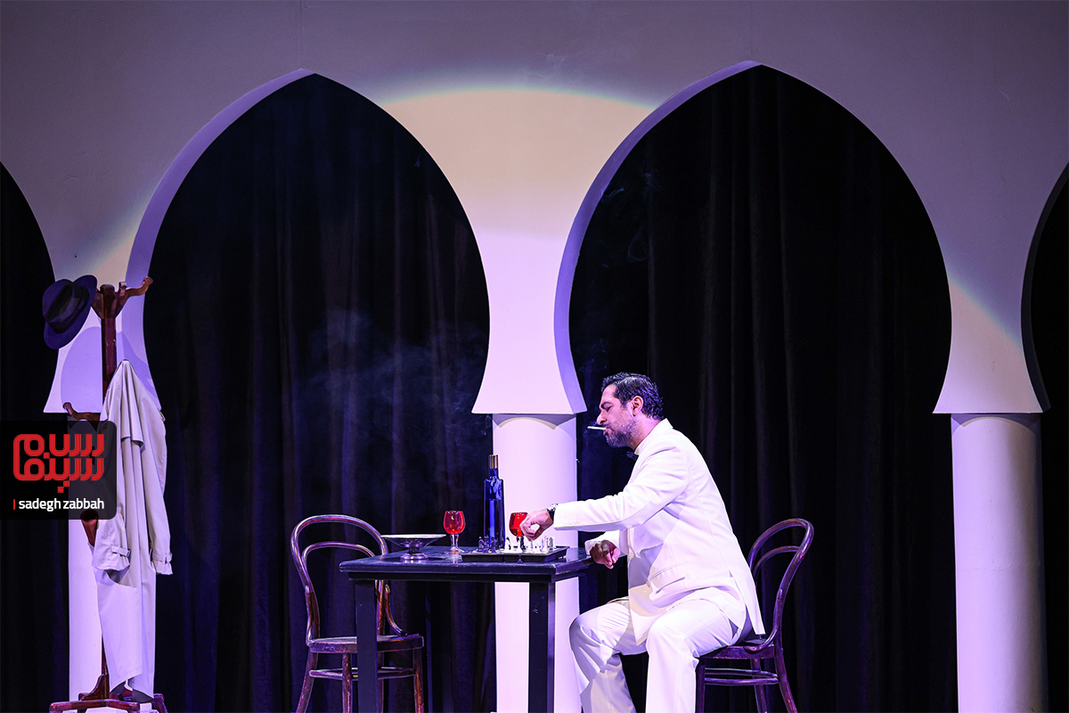 گزارش تصویری تئاتر کازابلانکا با بازی کامران تفتی به جای همفری بوگارت