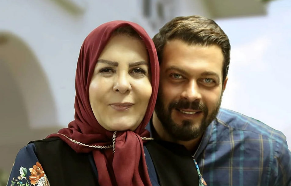 نگاهی به چیدمان منزل مجلل پوراندخت مهیمن / مبلمان سلطنتی، لوستر کریستالی اعیان، دیوار نما سنگی ، کفپوش طرح ورساچه و...