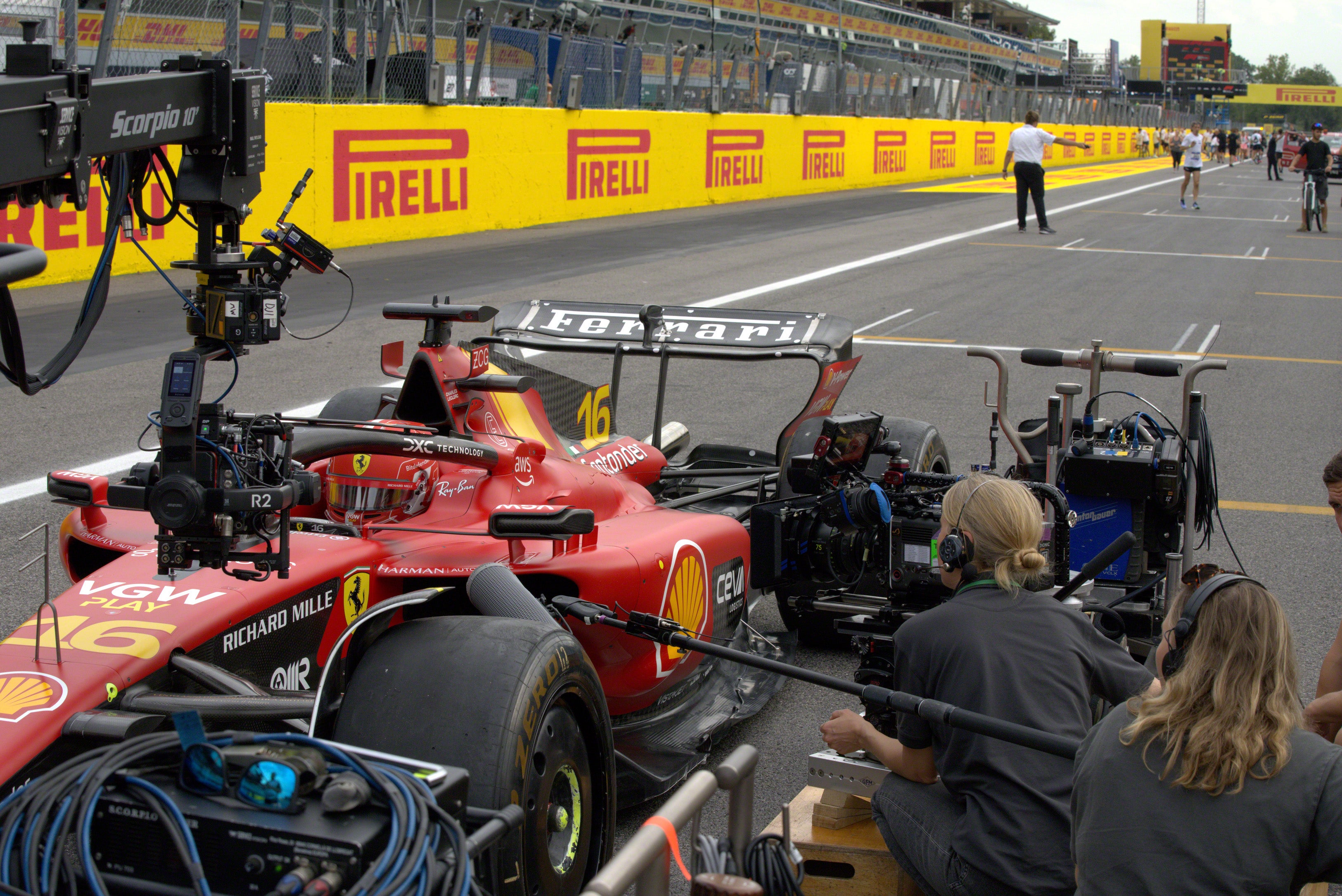 جوزف کوشینسکی: فیلم‌برداری F1 در مسابقات واقعی «بی‌پروا» بود