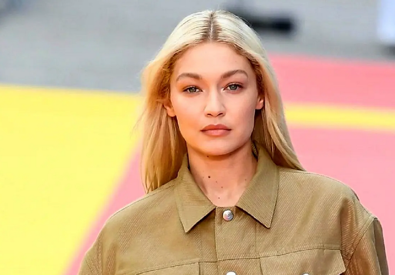 سفر در زمان؛ «جی جی حدید» در 19 سالگی و در حال قدم زدن در نیویورک؛ سال 1392