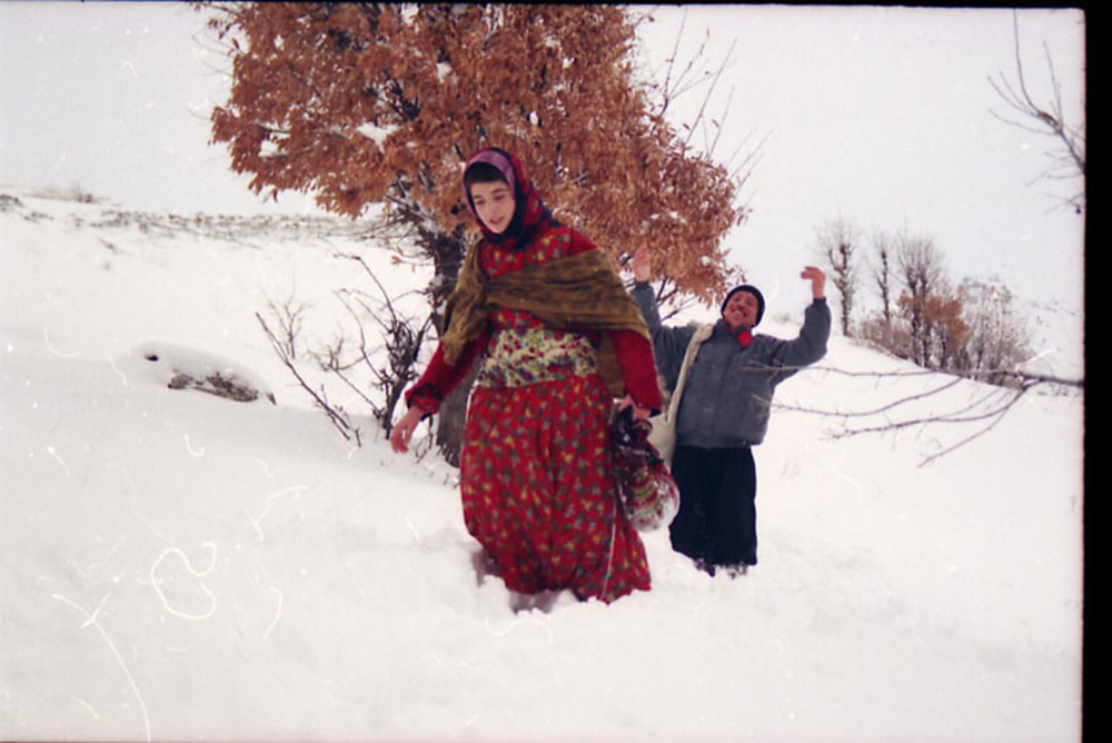 نمایی از فیلم سینمایی «مرثیه برف» ساخته جمیل رستمی 