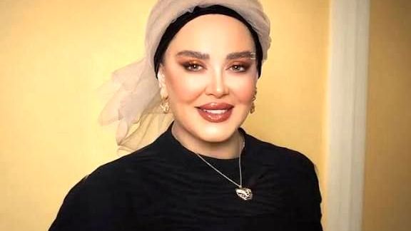 آلبوم تولد 52 سالگی بهاره رهنما در یک کافه