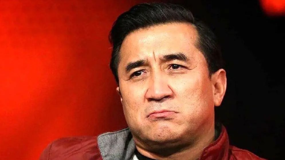 خداداد عزیزی را بیشتر بشناسید / مرد شوخ طبع یا بی جنبه؟!