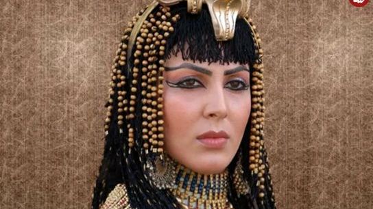 قاب دونفره زن فرعون و غولِ مختارنامه پای هواپیما