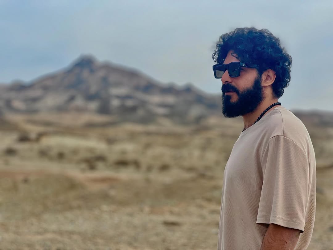 مجید یوسفی به خاطر واکنش مخاطبان ریشش را کوتاه کرد؟ | رونمایی از چهره جدید بازیگر «تاسیان» + عکس