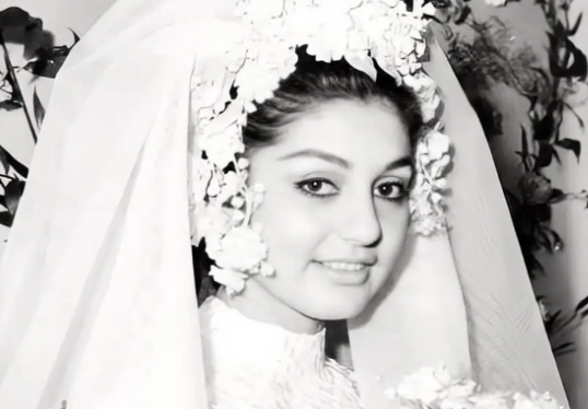 سفر در زمان؛ «گوگوش» در مراسم عروسی «طوفان»؛ سال 48