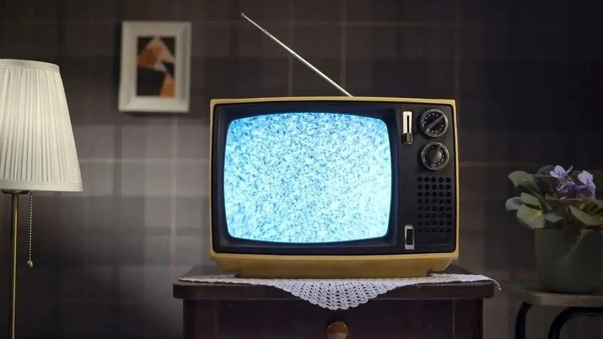 معیار ردهبندی سنی فیلمها و سریالها در تلویزیون چیست؟ | ردهبندی مثبت 15 برای یک فیلم کودک و نوجوان!